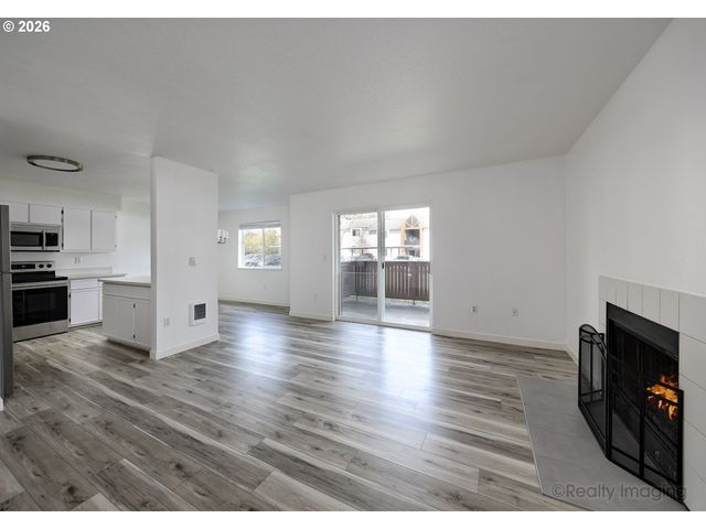 10690 Sw DAVIES Rd, Beaverton, OR 97008