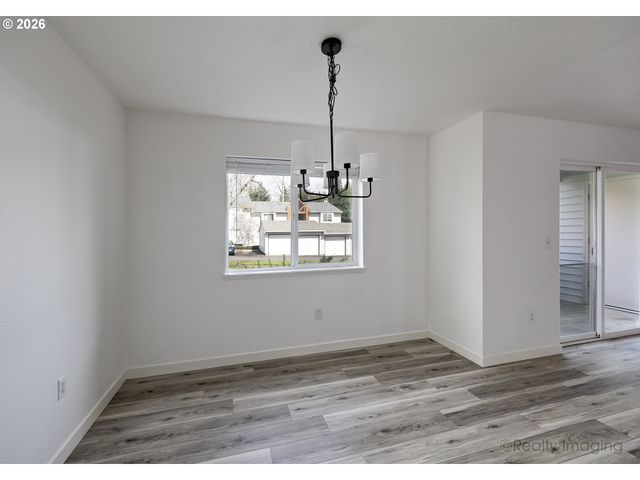 10690 Sw DAVIES Rd, Beaverton, OR 97008