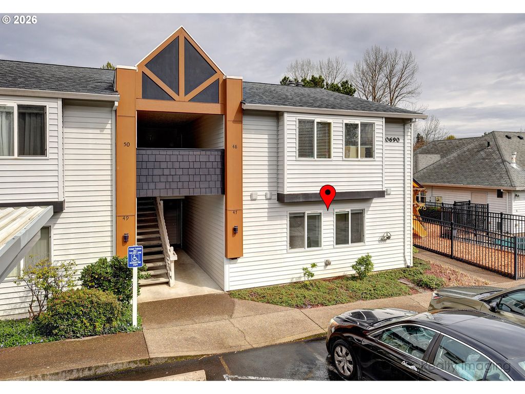 10690 Sw DAVIES Rd, Beaverton, OR 97008