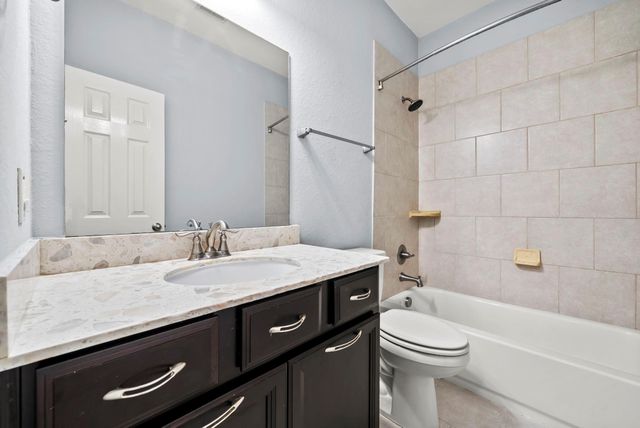 66 Genova Way Lane, Missouri City, TX 77459