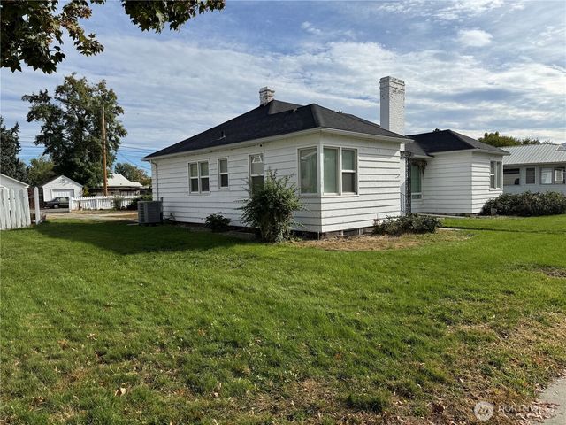 317 Ash Street S, Omak, WA 98841