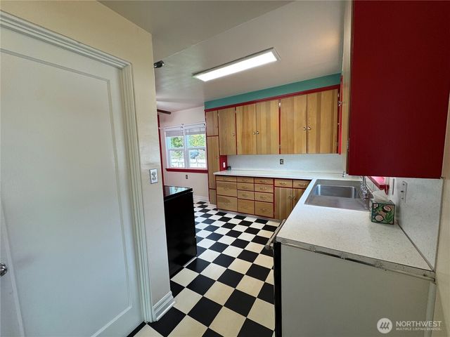 317 Ash Street S, Omak, WA 98841