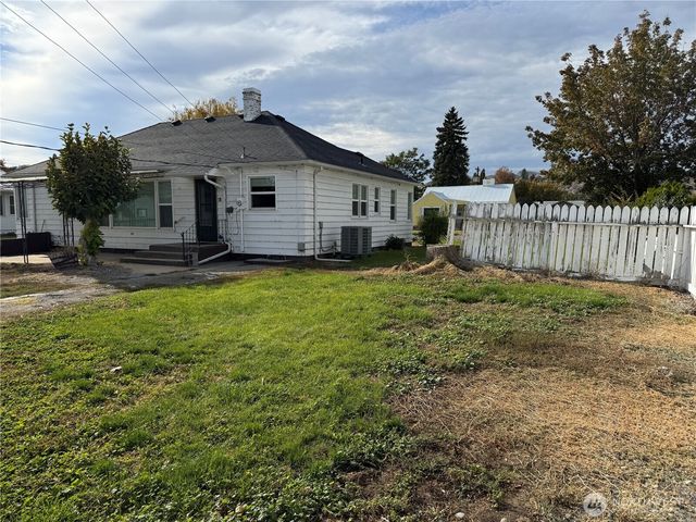 317 Ash Street S, Omak, WA 98841