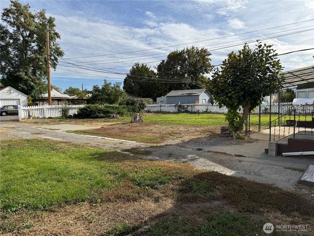 317 Ash Street S, Omak, WA 98841