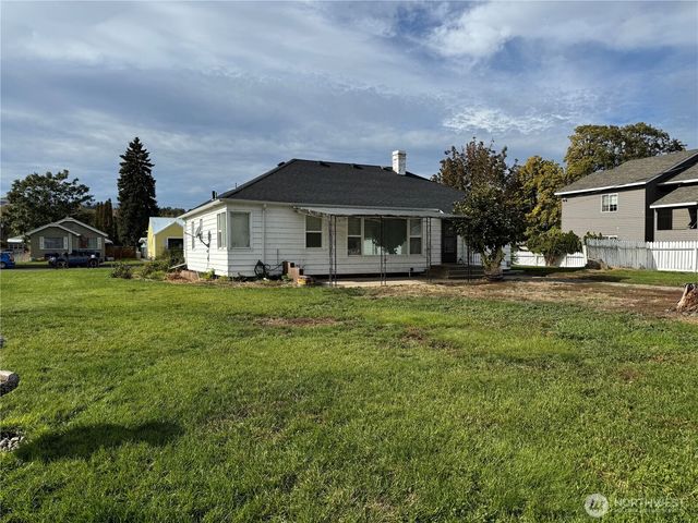 317 Ash Street S, Omak, WA 98841