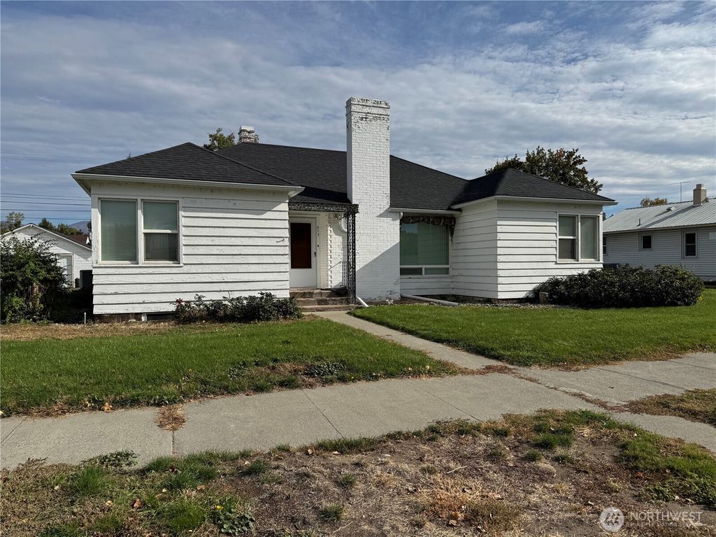 317 Ash Street S, Omak, WA 98841