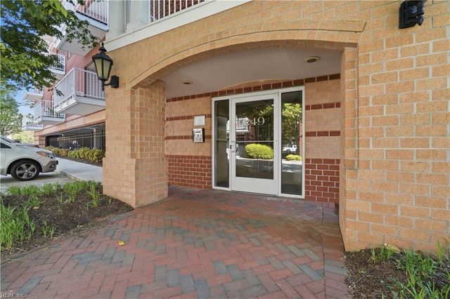 249 W Freemason St Apt 205, Norfolk, VA 23510