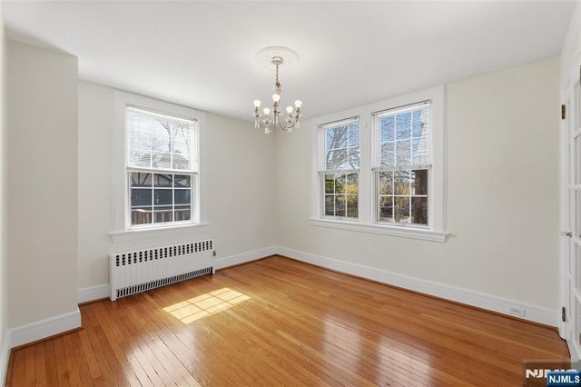 54 Pomander Walk, Ridgewood, NJ 07450