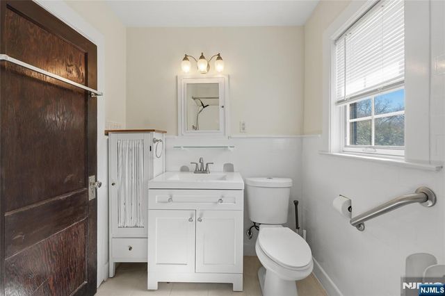 54 Pomander Walk, Ridgewood, NJ 07450