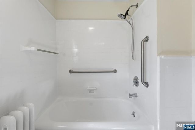 54 Pomander Walk, Ridgewood, NJ 07450