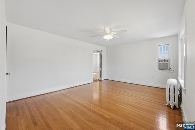 54 Pomander Walk, Ridgewood, NJ 07450