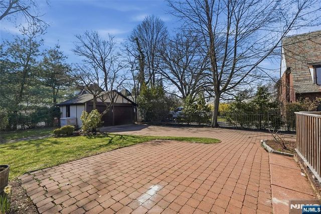 54 Pomander Walk, Ridgewood, NJ 07450