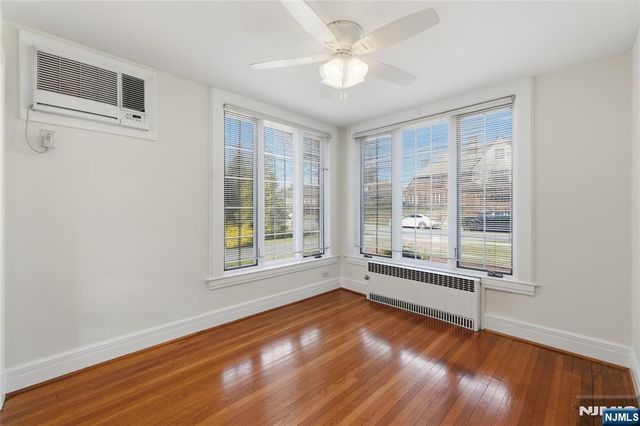 54 Pomander Walk, Ridgewood, NJ 07450