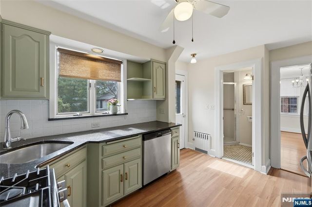 54 Pomander Walk, Ridgewood, NJ 07450