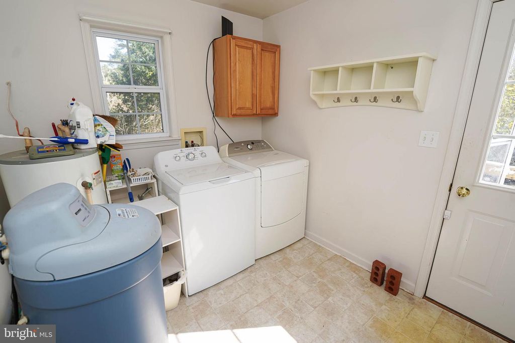 Image 14 of property listing at 23290 CUSTOM HOUSE RD, Deal Island, MD 21821