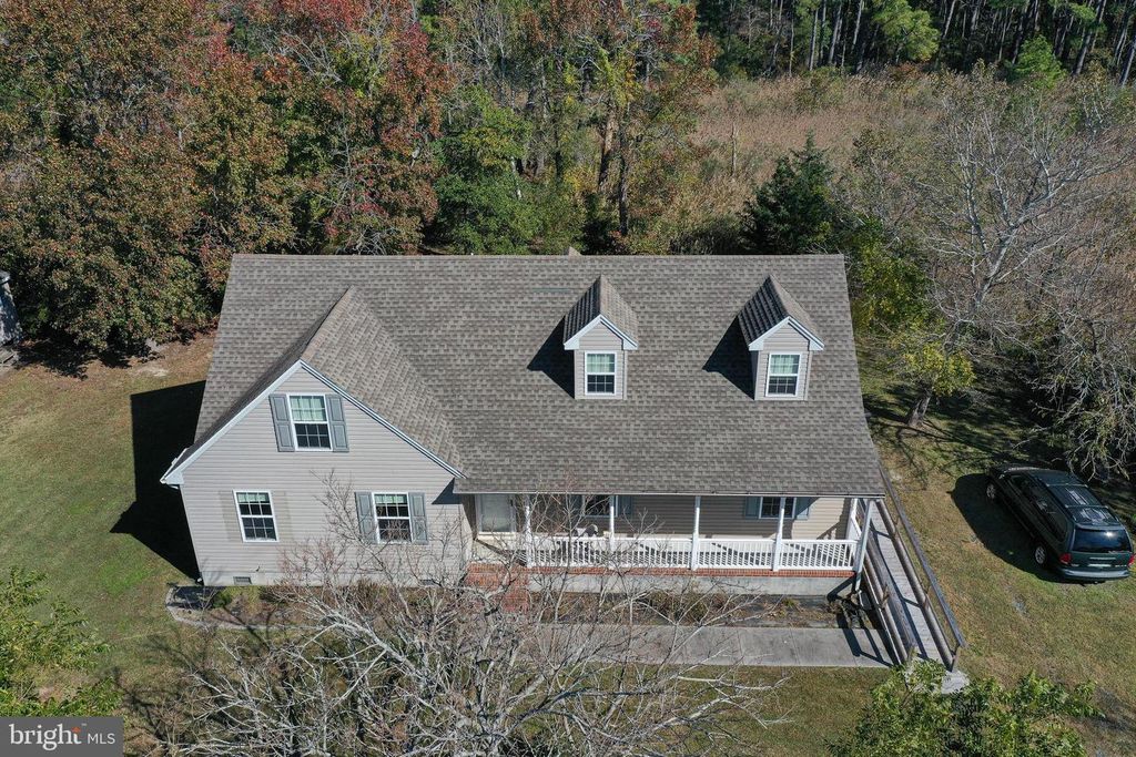 Image 2 of property listing at 23290 CUSTOM HOUSE RD, Deal Island, MD 21821