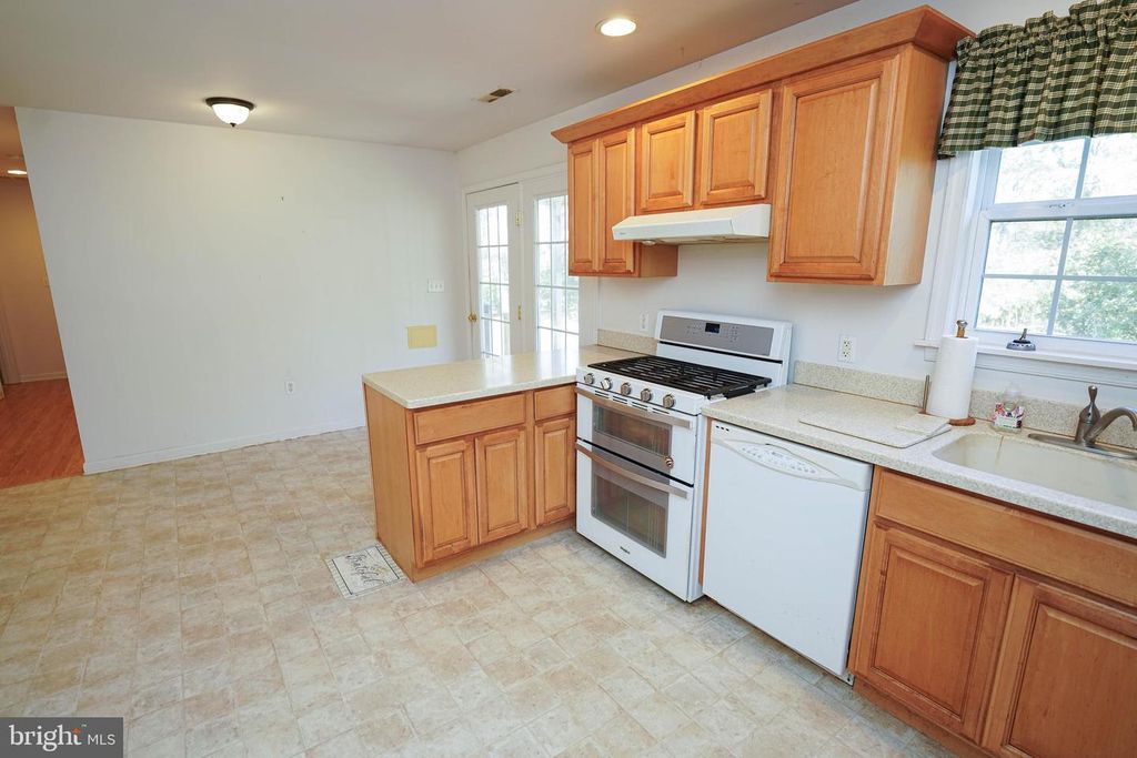 Image 9 of property listing at 23290 CUSTOM HOUSE RD, Deal Island, MD 21821