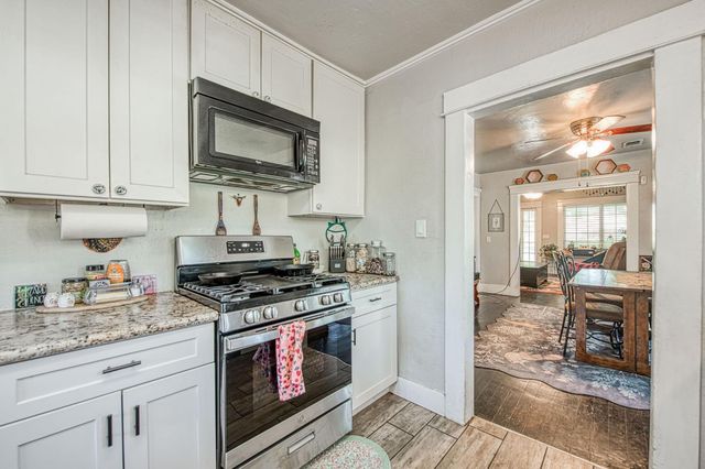 325 E Simpson Avenue, Fresno, CA 93704