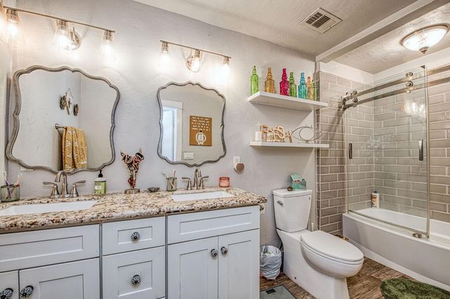 325 E Simpson Avenue, Fresno, CA 93704