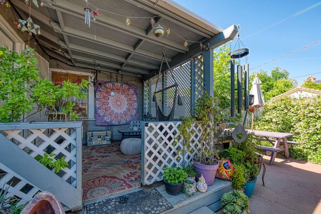 325 E Simpson Avenue, Fresno, CA 93704
