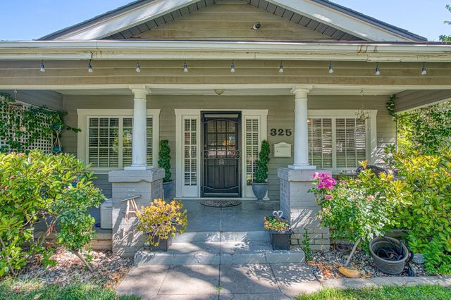 325 E Simpson Avenue, Fresno, CA 93704