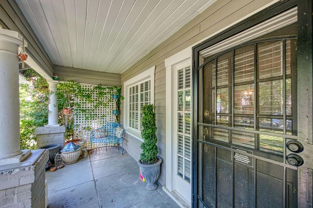 325 E Simpson Avenue, Fresno, CA 93704