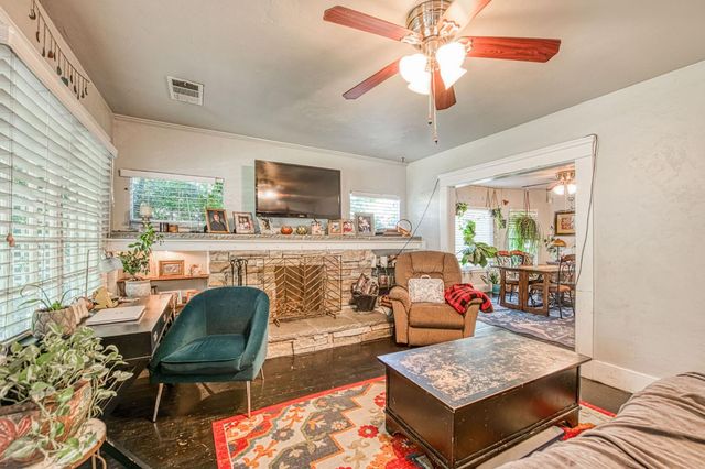 325 E Simpson Avenue, Fresno, CA 93704