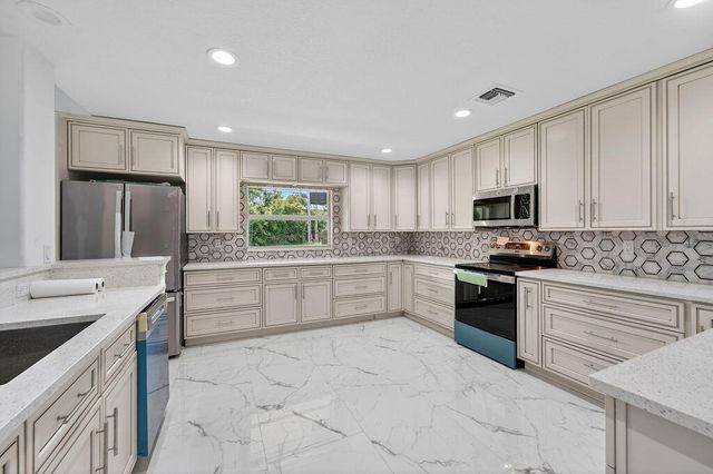 376 SW Paar Drive, Port St. Lucie, Port St Lucie, FL 34953