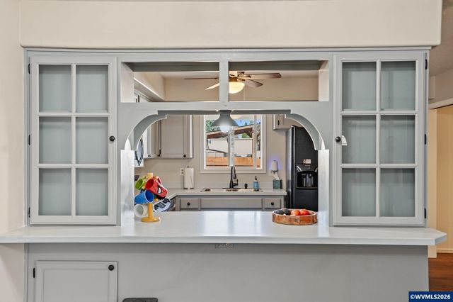 2027 Queen Av SE, Albany, OR 97322