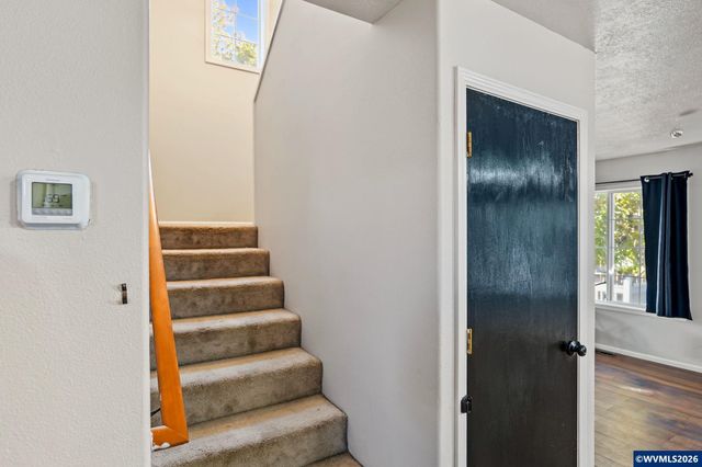 2027 Queen Av SE, Albany, OR 97322
