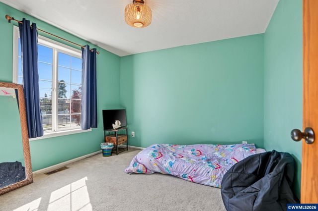 2027 Queen Av SE, Albany, OR 97322