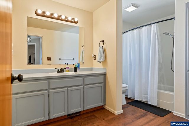 2027 Queen Av SE, Albany, OR 97322