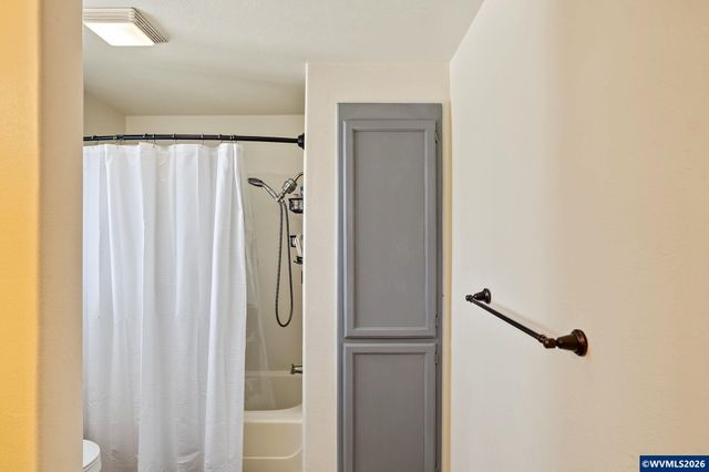 2027 Queen Av SE, Albany, OR 97322