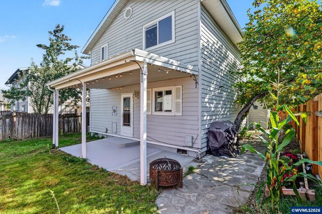 2027 Queen Av SE, Albany, OR 97322
