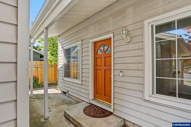 2027 Queen Av SE, Albany, OR 97322