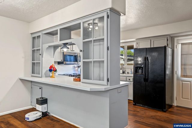 2027 Queen Av SE, Albany, OR 97322