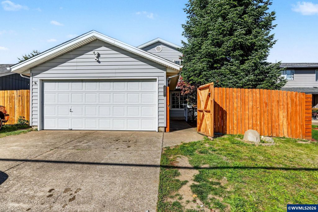 2027 Queen Av SE, Albany, OR 97322