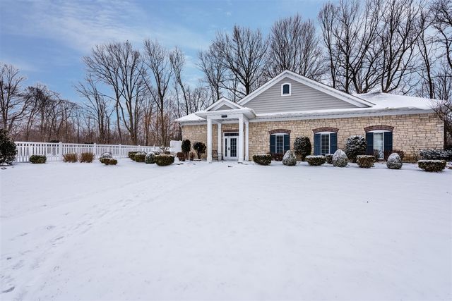 3061 Riverview Lane, Benton Harbor, MI 49022