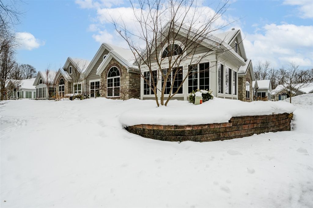 3061 Riverview Lane, Benton Harbor, MI 49022