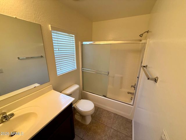 8821 S 40TH Drive, Laveen, AZ 85339