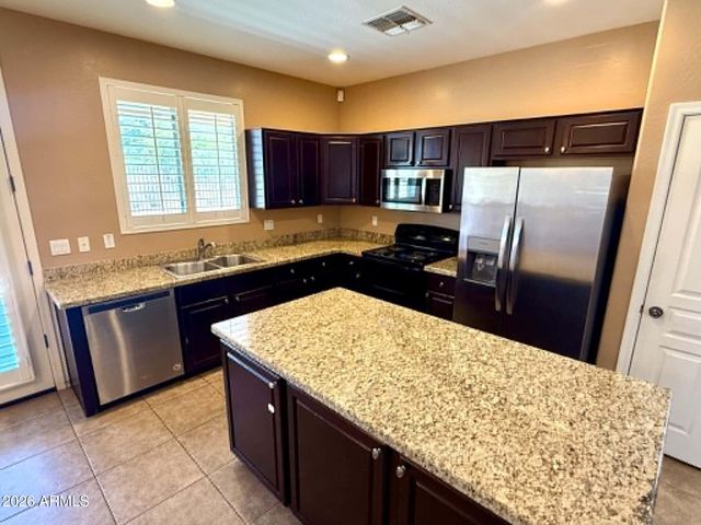 8821 S 40TH Drive, Laveen, AZ 85339