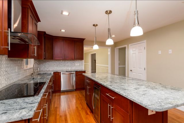 57 Ennis Rd, Oxford, MA 01537