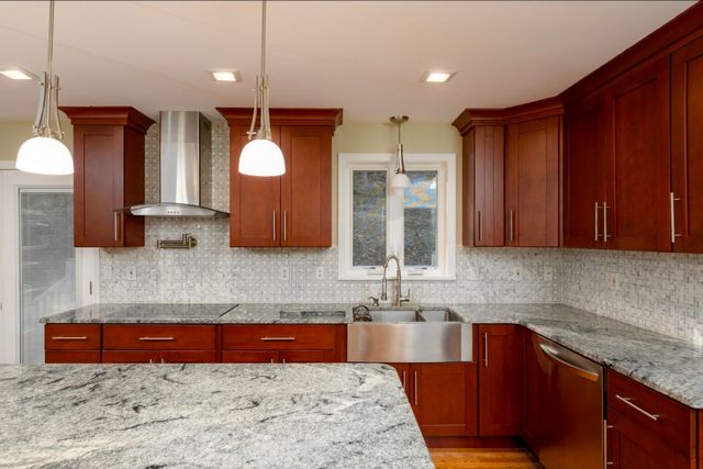 57 Ennis Rd, Oxford, MA 01537
