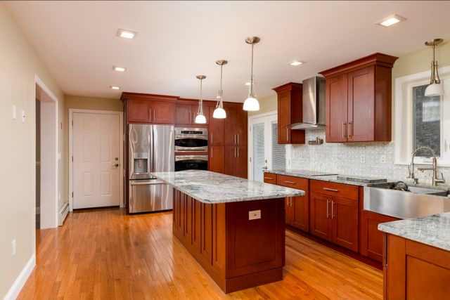 57 Ennis Rd, Oxford, MA 01537