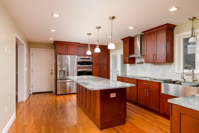 57 Ennis Rd, Oxford, MA 01537