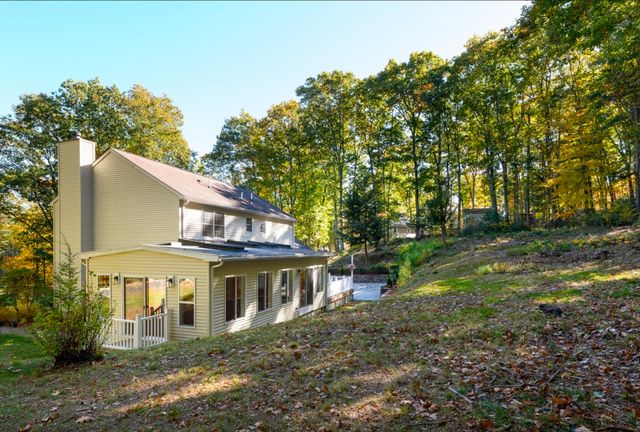 57 Ennis Rd, Oxford, MA 01537
