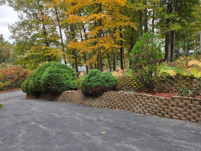 57 Ennis Rd, Oxford, MA 01537