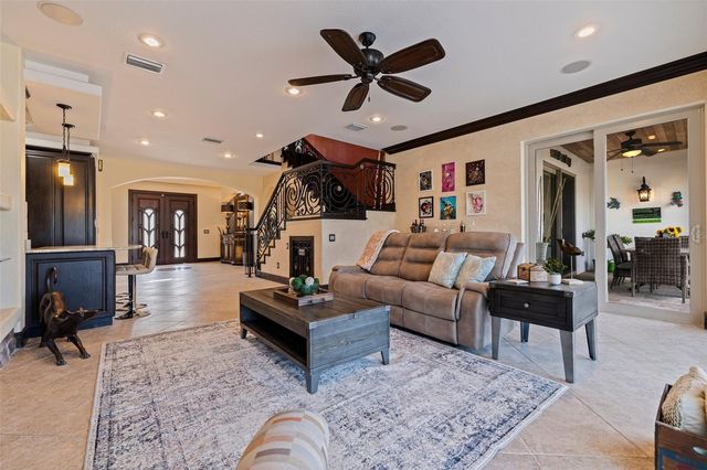 3931 POMPANO DRIVE SE, St Petersburg, FL 33705