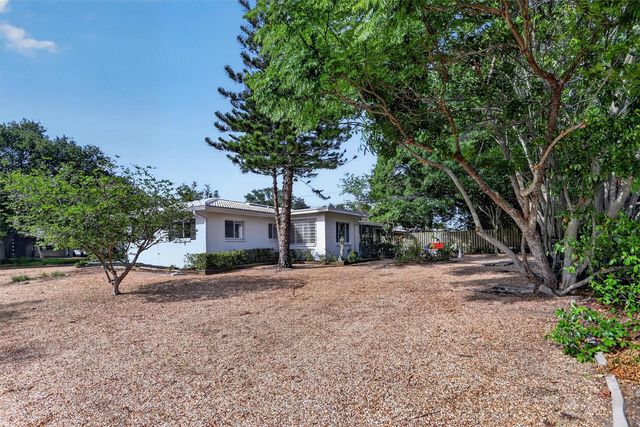 2033 TIMBER LANE, Clearwater, FL 33763