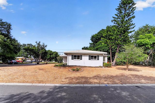 2033 TIMBER LANE, Clearwater, FL 33763
